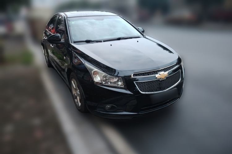 Used Chevrolet Cruze 2014 1.6L SL Millionth Anniversary Edition MT Front Right 45 Deg