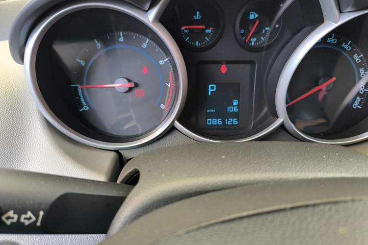 Used Chevrolet Cruze 2014 1.6L SL Millionth Anniversary Edition AT Odometer Close Up