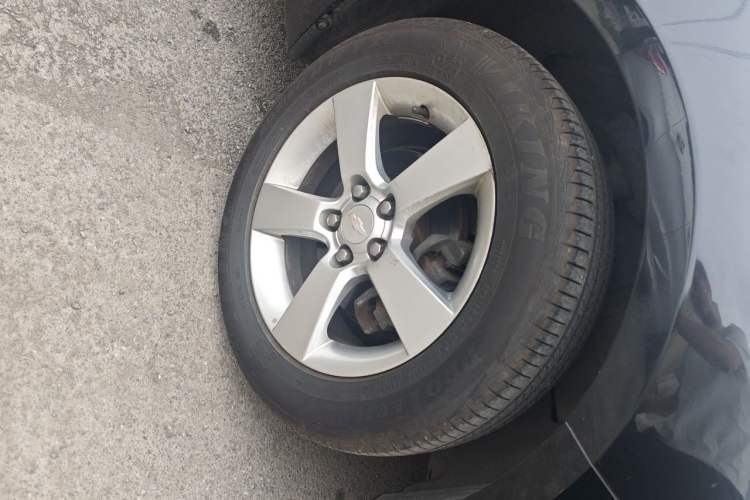 Used Chevrolet Cruze 2014 1.6L SL Millionth Anniversary Edition MT Right Front Wheel Hub