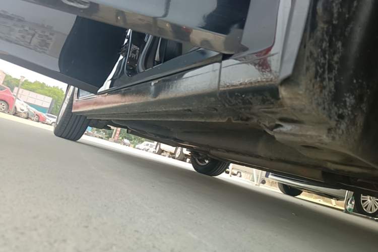 Used Chevrolet Cruze 2014 1.6L SL Millionth Anniversary Edition AT Right Side Sill