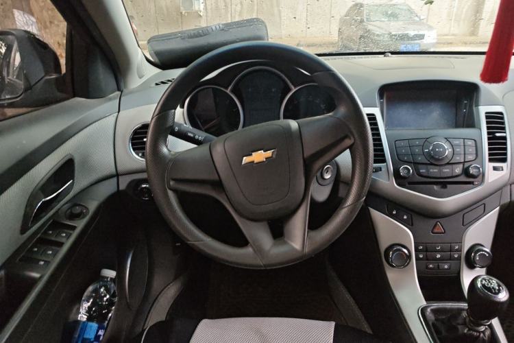 Used Chevrolet Cruze 2014 1.6L SL Millionth Anniversary Edition MT Steering Wheel