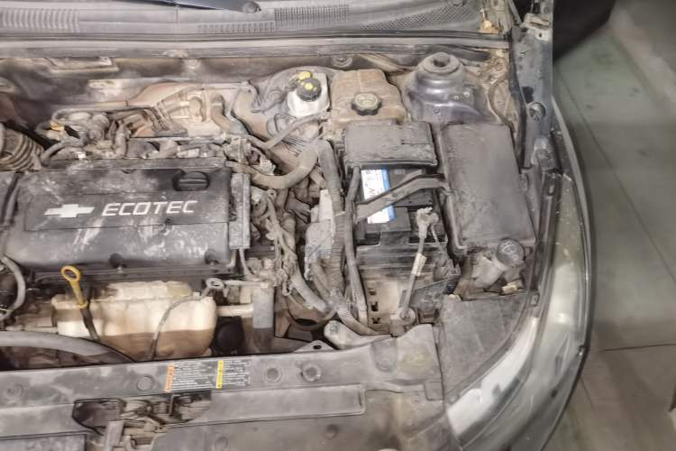 Used Chevrolet Cruze 2014 1.6L SL Millionth Anniversary Edition MT Engine Bay Left