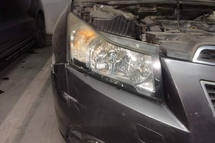 Used Chevrolet Cruze 2014 1.6L SL Millionth Anniversary Edition MT Right Front Headlight
