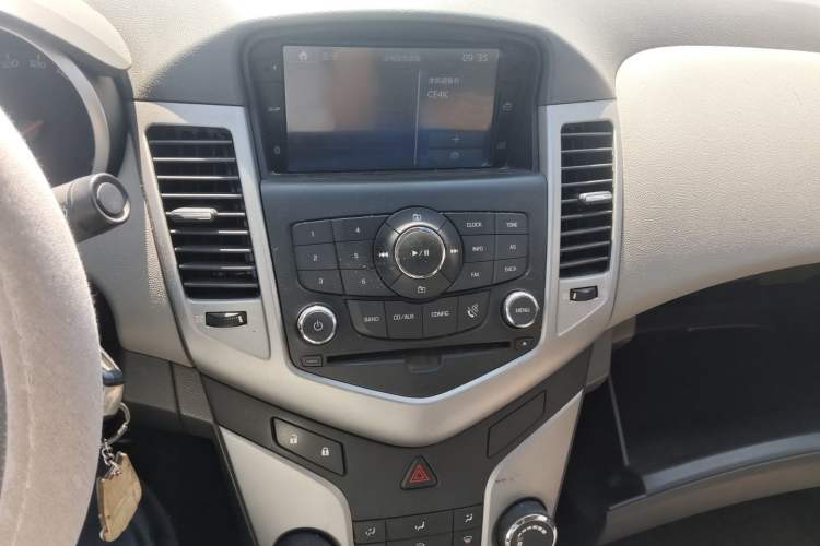 Used Chevrolet Cruze 2014 1.6L SL Millionth Anniversary Edition MT Audio And AC Panel