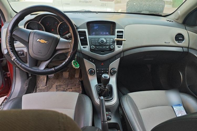 Used Chevrolet Cruze 2014 1.6L SL Millionth Anniversary Edition MT Center Console