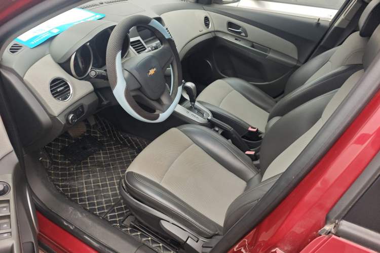 Used Chevrolet Cruze 2014 1.6L SL Millionth Anniversary Edition AT Driver Seat