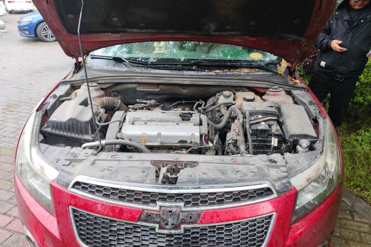 Used Chevrolet Cruze 2014 1.6L SL Millionth Anniversary Edition MT Engine Bay