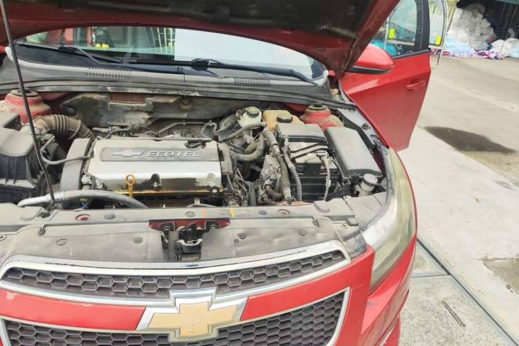 Used Chevrolet Cruze 2014 1.6L SL Millionth Anniversary Edition MT Engine Bay Left