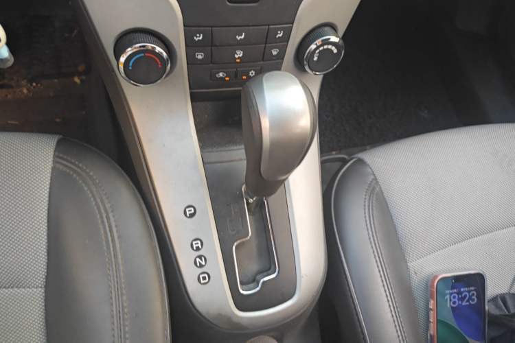 Used Chevrolet Cruze 2014 1.6L SL Millionth Anniversary Edition AT Gear Lever