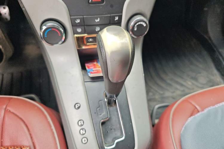 Used Chevrolet Cruze 2014 1.6L SL Millionth Anniversary Edition AT Gear Lever