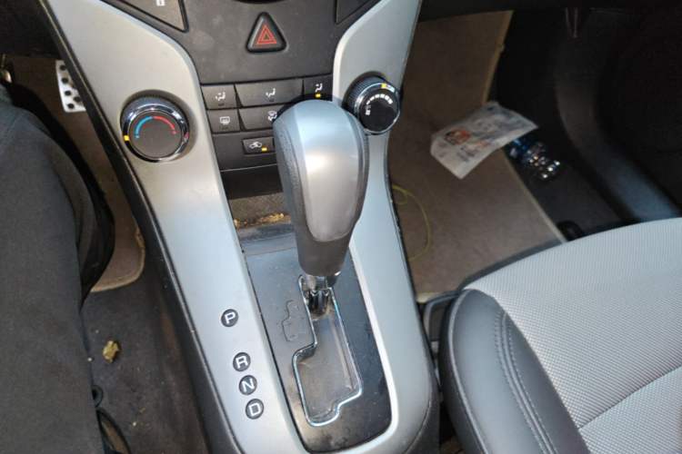 Used Chevrolet Cruze 2014 1.6L SL Millionth Anniversary Edition AT Gear Lever