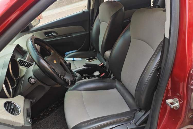 Used Chevrolet Cruze 2014 1.6L SL Millionth Anniversary Edition MT Left Front Seat