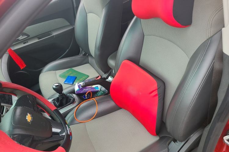 Used Chevrolet Cruze 2014 1.6L SL Millionth Anniversary Edition MT Left Front Seat