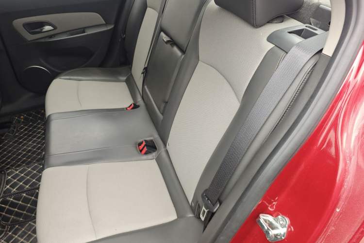 Used Chevrolet Cruze 2014 1.6L SL Millionth Anniversary Edition AT Left Rear Seat