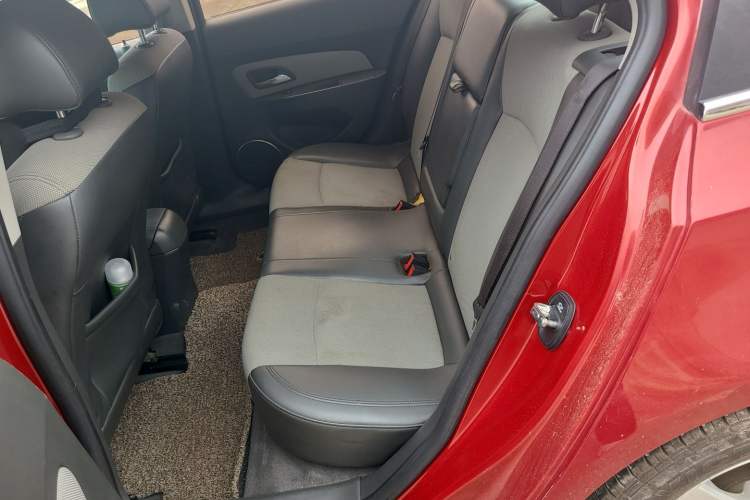 Used Chevrolet Cruze 2014 1.6L SL Millionth Anniversary Edition MT Left Rear Seat
