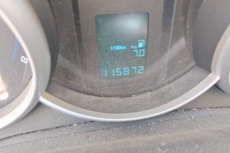 Used Chevrolet Cruze 2014 1.6L SL Millionth Anniversary Edition MT Odometer Close Up