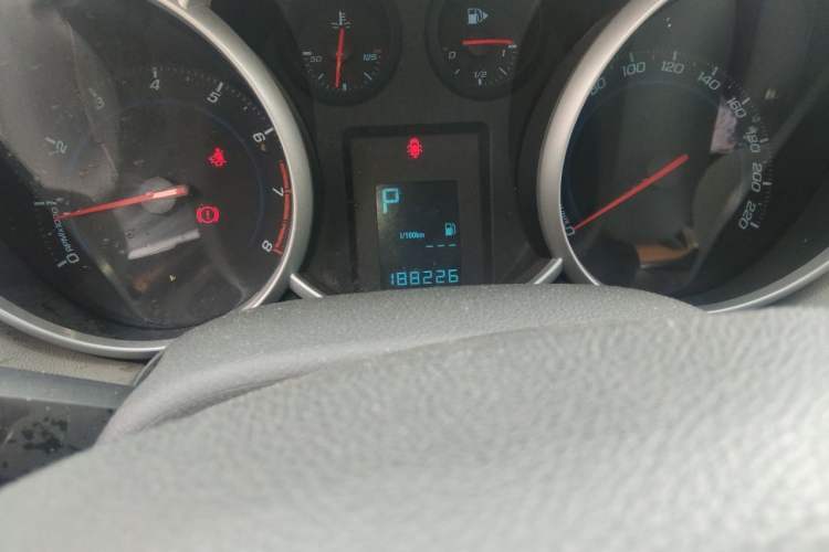 Used Chevrolet Cruze 2014 1.6L SL Millionth Anniversary Edition AT Odometer Close Up