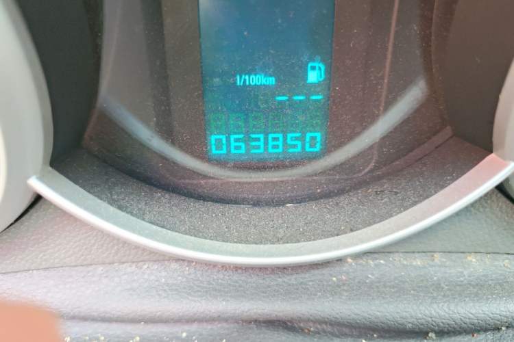 Used Chevrolet Cruze 2014 1.6L SL Millionth Anniversary Edition MT Odometer Close Up