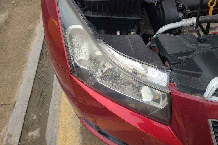 Used Chevrolet Cruze 2014 1.6L SL Millionth Anniversary Edition MT Right Front Headlight