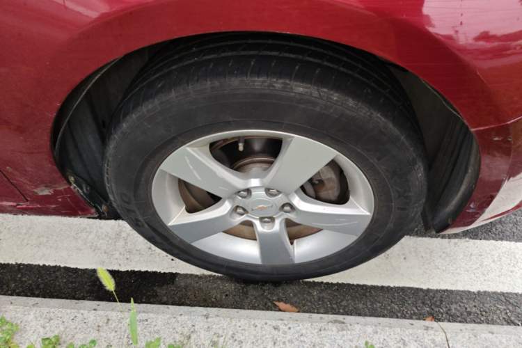 Used Chevrolet Cruze 2014 1.6L SL Millionth Anniversary Edition AT Right Front Wheel Hub