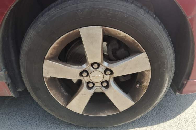 Used Chevrolet Cruze 2014 1.6L SL Millionth Anniversary Edition MT Right Front Wheel Hub
