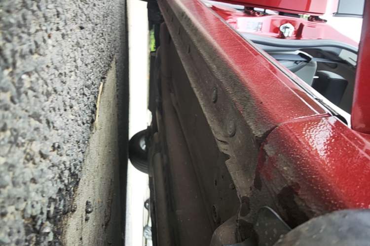Used Chevrolet Cruze 2014 1.6L SL Millionth Anniversary Edition AT Right Side Sill