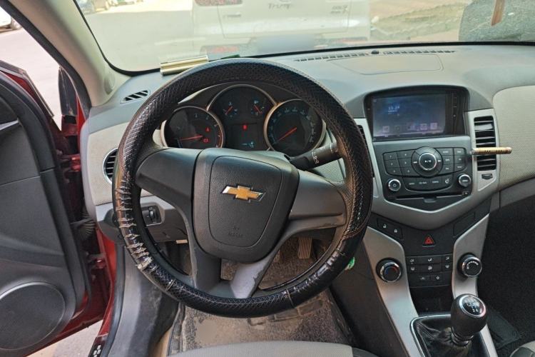 Used Chevrolet Cruze 2014 1.6L SL Millionth Anniversary Edition MT Steering Wheel