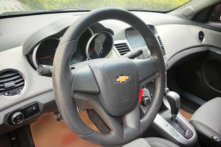 Used Chevrolet Cruze 2014 1.6L SL Millionth Anniversary Edition AT Steering Wheel
