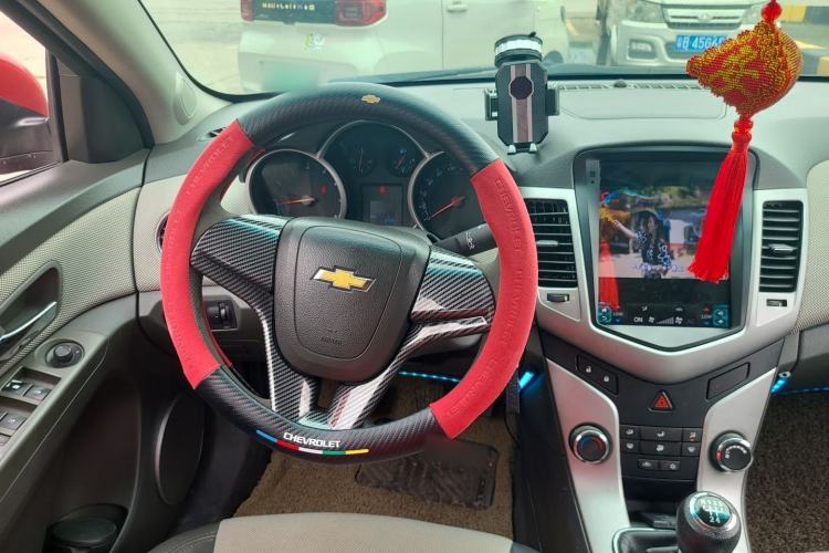 Used Chevrolet Cruze 2014 1.6L SL Millionth Anniversary Edition MT Steering Wheel