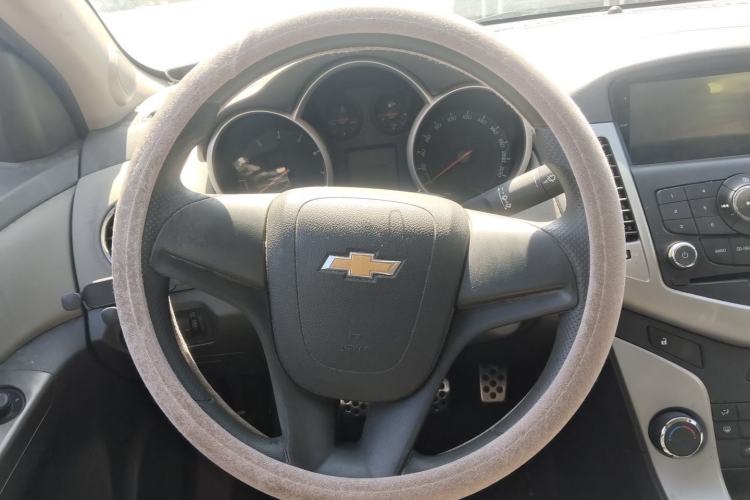 Used Chevrolet Cruze 2014 1.6L SL Millionth Anniversary Edition MT Steering Wheel