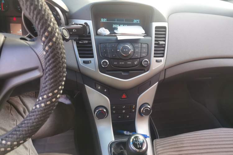 Used Chevrolet Cruze 2014 1.6L SL Millionth Anniversary Edition MT Audio And AC Panel