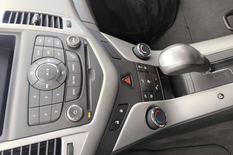 Used Chevrolet Cruze 2014 1.6L SL Millionth Anniversary Edition AT Audio And AC Panel