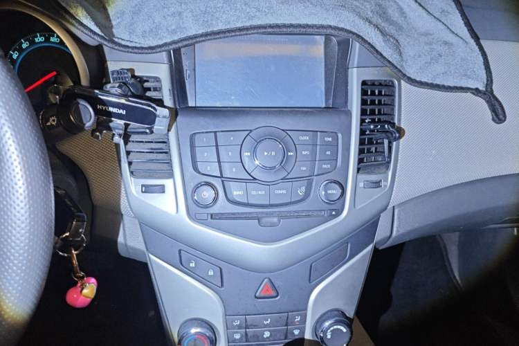 Used Chevrolet Cruze 2014 1.6L SL Millionth Anniversary Edition AT Audio And AC Panel