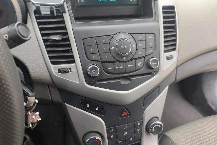 Used Chevrolet Cruze 2014 1.6L SL Millionth Anniversary Edition MT Audio And AC Panel