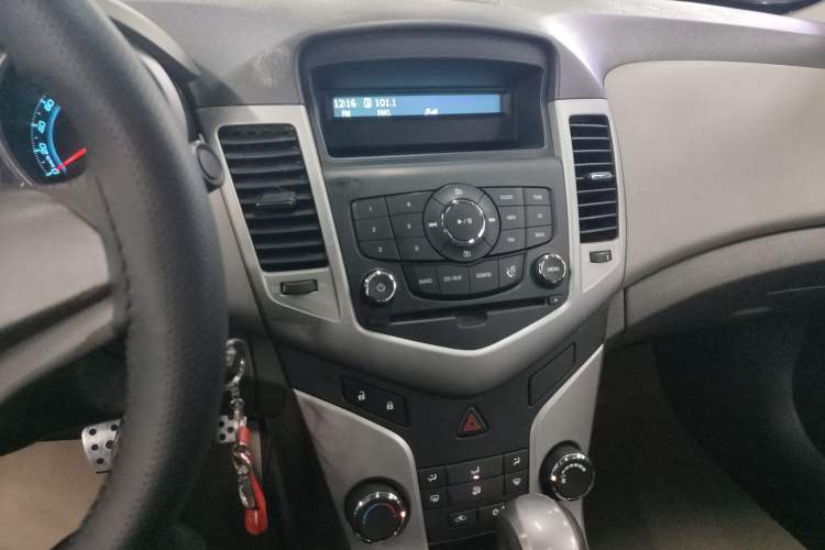 Used Chevrolet Cruze 2014 1.6L SL Millionth Anniversary Edition AT Audio And AC Panel