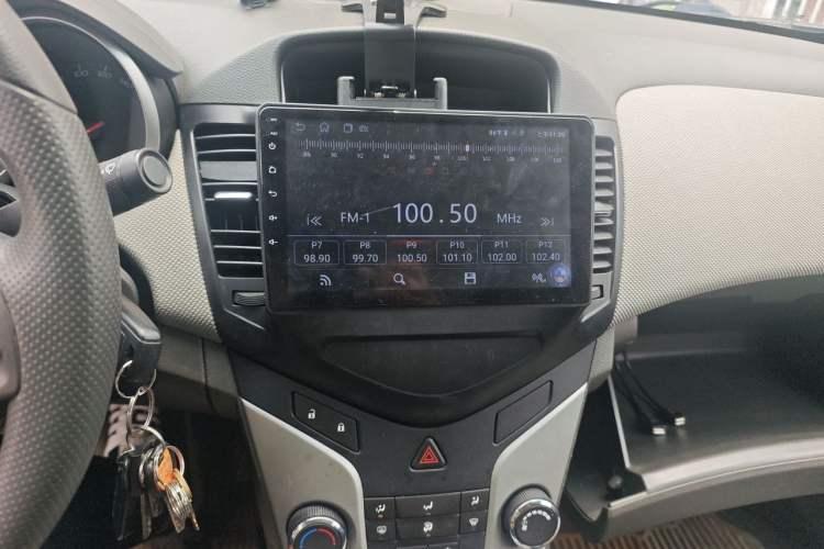 Used Chevrolet Cruze 2014 1.6L SL Millionth Anniversary Edition MT Audio And AC Panel