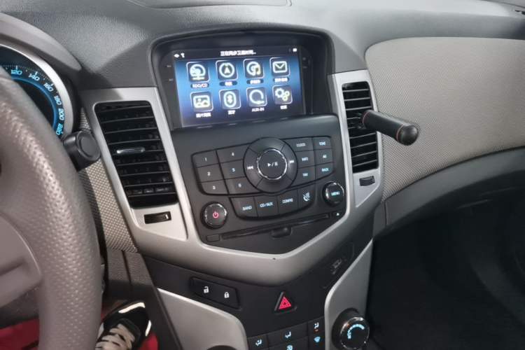 Used Chevrolet Cruze 2014 1.6L SL Millionth Anniversary Edition MT Audio And AC Panel