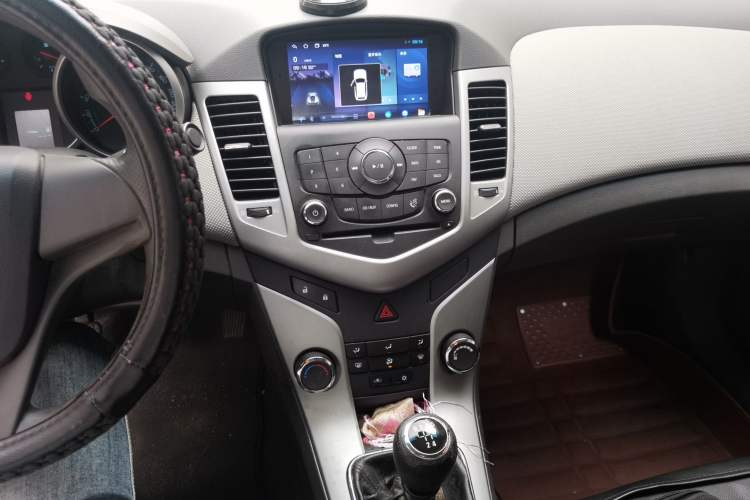 Used Chevrolet Cruze 2014 1.6L SL Millionth Anniversary Edition MT Audio And AC Panel