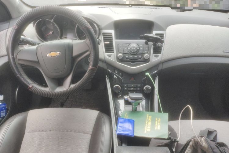 Used Chevrolet Cruze 2014 1.6L SL Millionth Anniversary Edition AT Center Console
