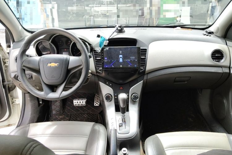 Used Chevrolet Cruze 2014 1.6L SL Millionth Anniversary Edition AT Center Console