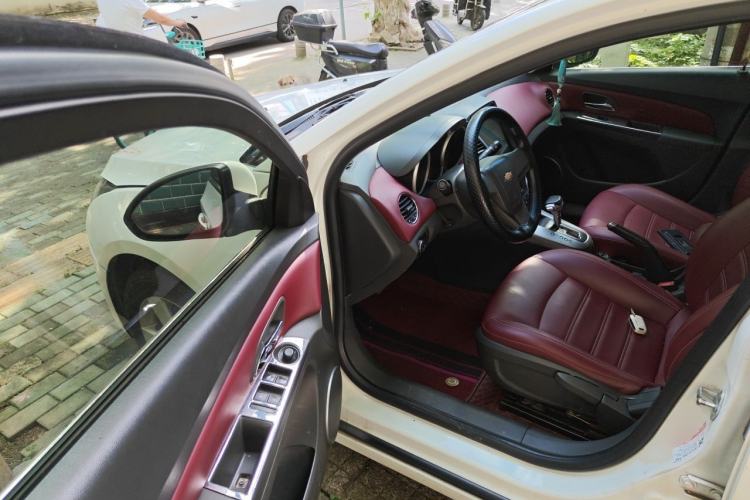 Used Chevrolet Cruze 2014 1.6L SL Millionth Anniversary Edition AT Driver Seat