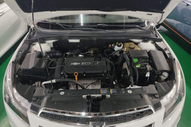 Used Chevrolet Cruze 2014 1.6L SL Millionth Anniversary Edition AT Engine Bay