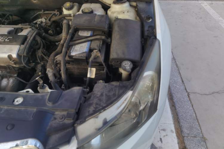 Used Chevrolet Cruze 2014 1.6L SL Millionth Anniversary Edition MT Engine Bay Left