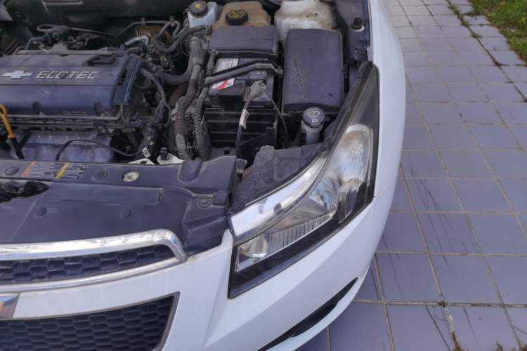 Used Chevrolet Cruze 2014 1.6L SL Millionth Anniversary Edition MT Engine Bay Left