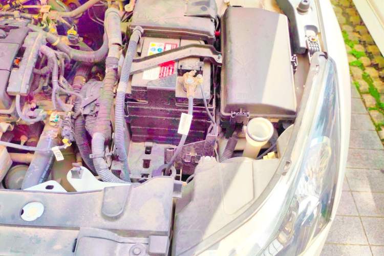 Used Chevrolet Cruze 2014 1.6L SL Millionth Anniversary Edition MT Engine Bay Left