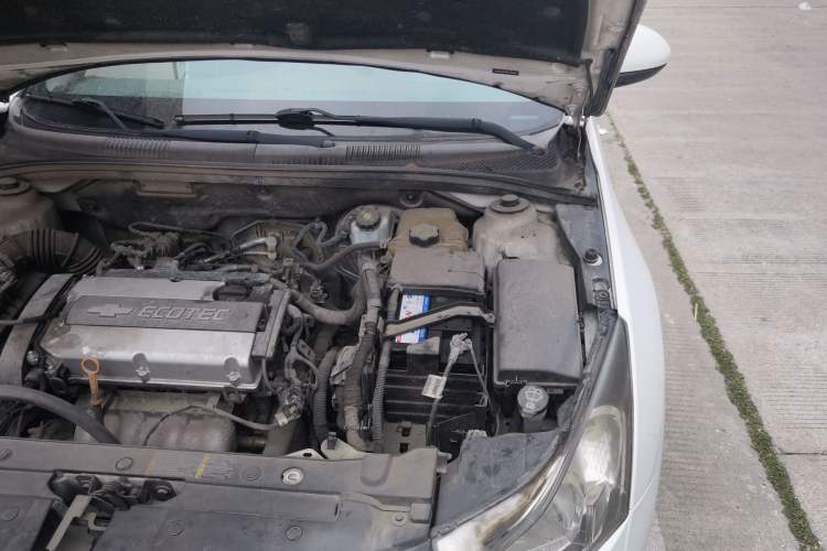 Used Chevrolet Cruze 2014 1.6L SL Millionth Anniversary Edition MT Engine Bay Left