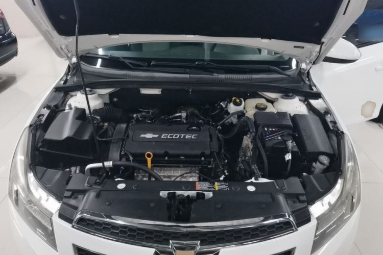 Used Chevrolet Cruze 2014 1.6L SL Millionth Anniversary Edition MT Engine Bay