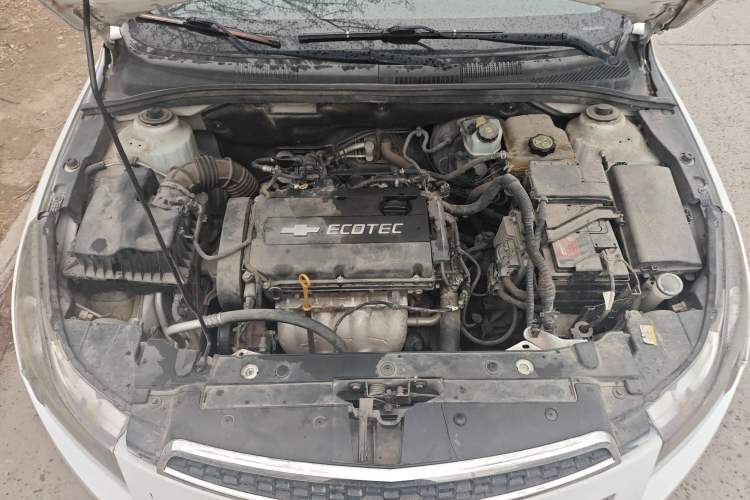 Used Chevrolet Cruze 2014 1.6L SL Millionth Anniversary Edition MT Engine Bay