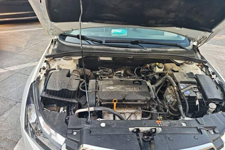 Used Chevrolet Cruze 2014 1.6L SL Millionth Anniversary Edition AT Engine Bay Right