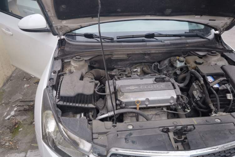 Used Chevrolet Cruze 2014 1.6L SL Millionth Anniversary Edition MT Engine Bay Right